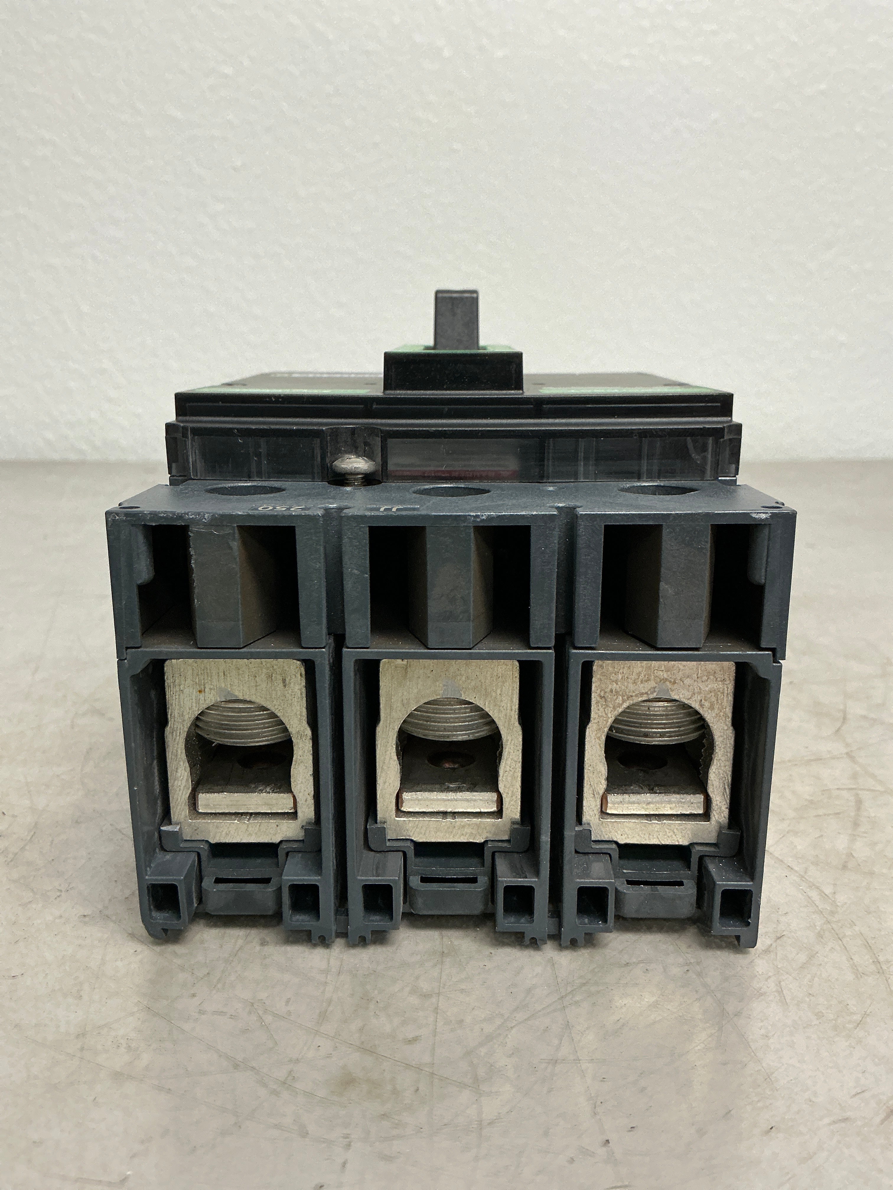 Used Square D JJL36200 3 Pole, 200 Amps, 600 Volts Circuit Breaker