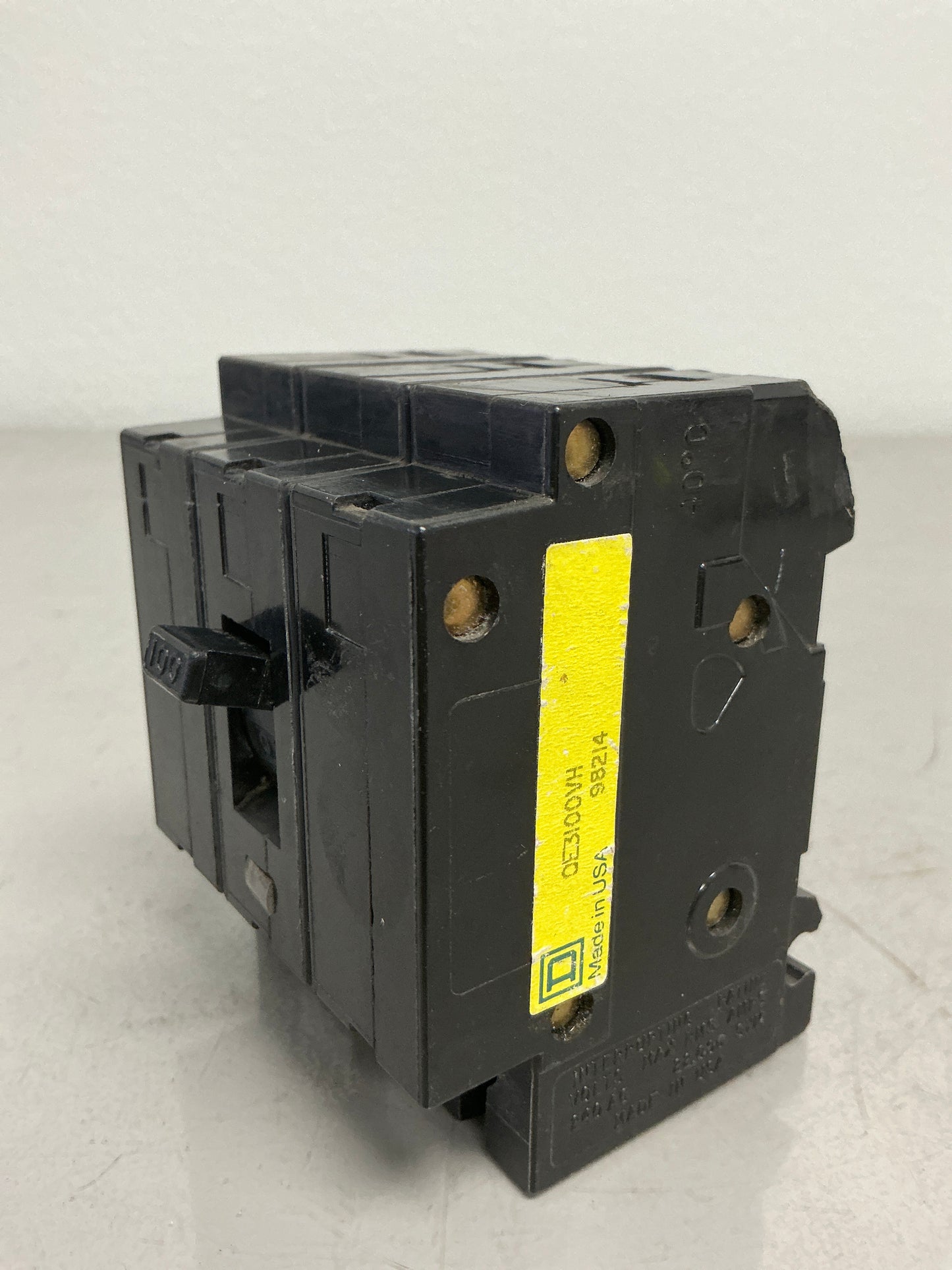 *CHIPPED* Used Square D QE3100VH 3 Pole, 100 Amps, 240 Volts