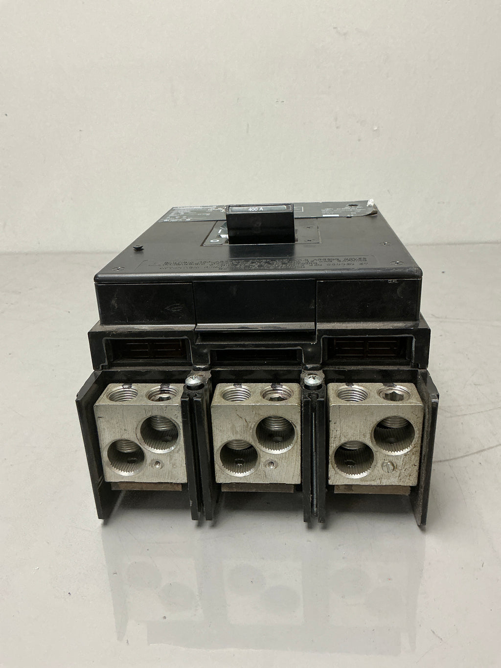 Used Square D LIL364008041 3 Pole, 400 Amps, 600 Volts Circuit Breaker