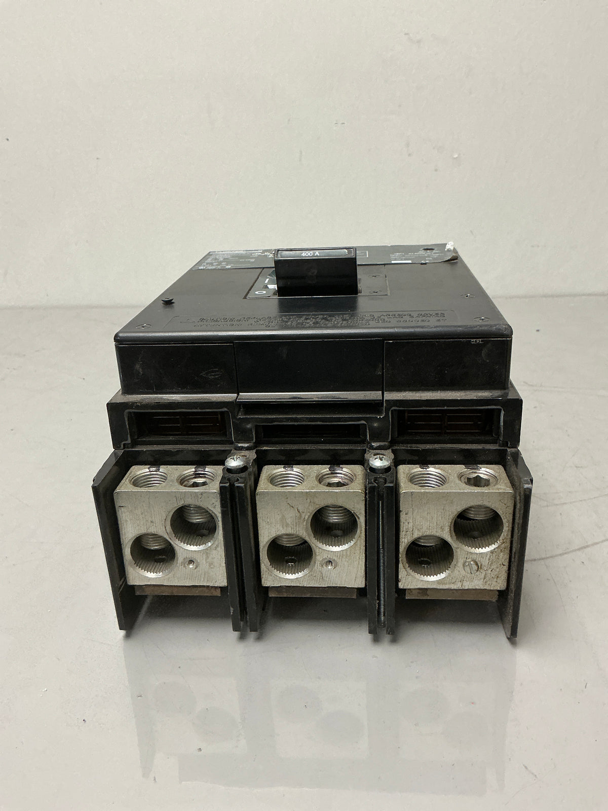 Used Square D LIL364008041 3 Pole, 400 Amps, 600 Volts Circuit Breaker