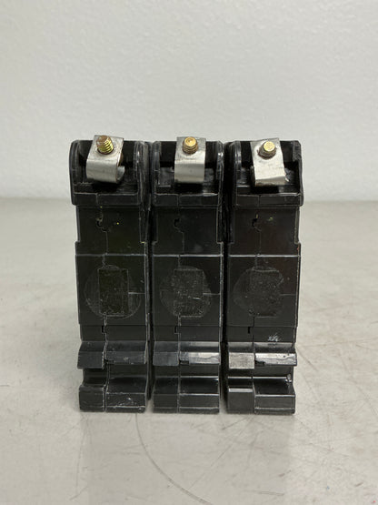 *CHIPPED* Used Square D EHB34030 3 Pole, 30 Amps,480 Volts