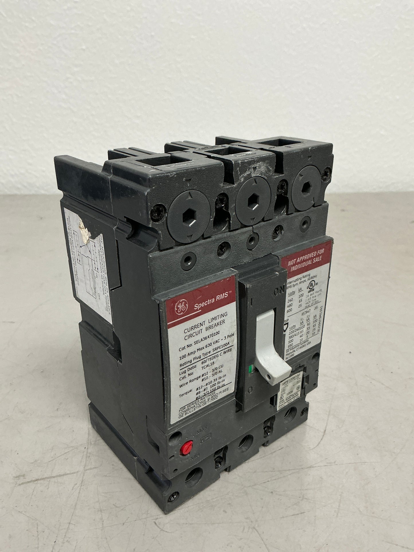 New SELA36AT0100 3 Pole, 100 Amps, 600 Volts