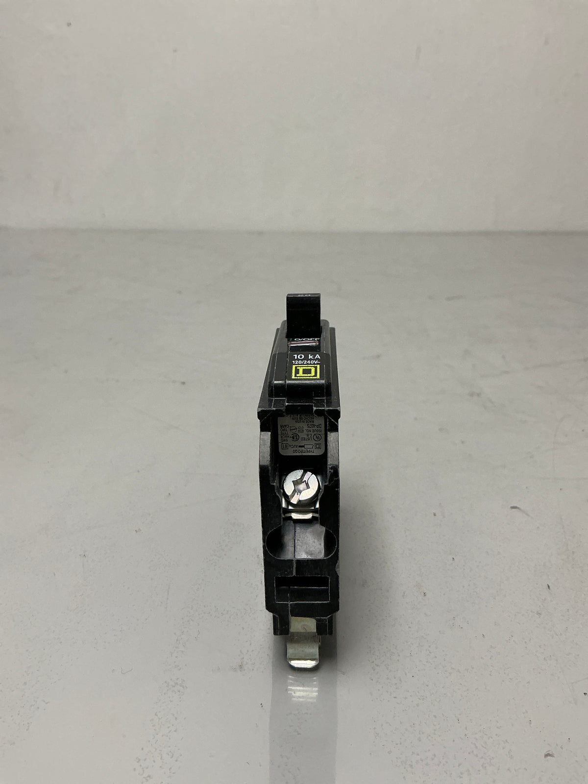 New Square D QO120 1 Pole, 20 Amps, 120/240 Volts, Circuit Breaker