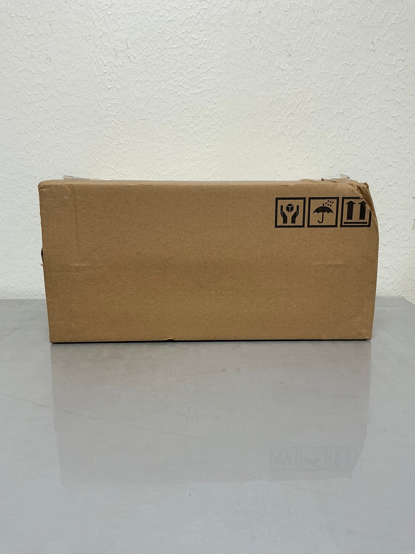 New In Box General Electric TH4322 60 Amp, 240 Volt, Indoor, Fusible, 3 Phase Disconnect