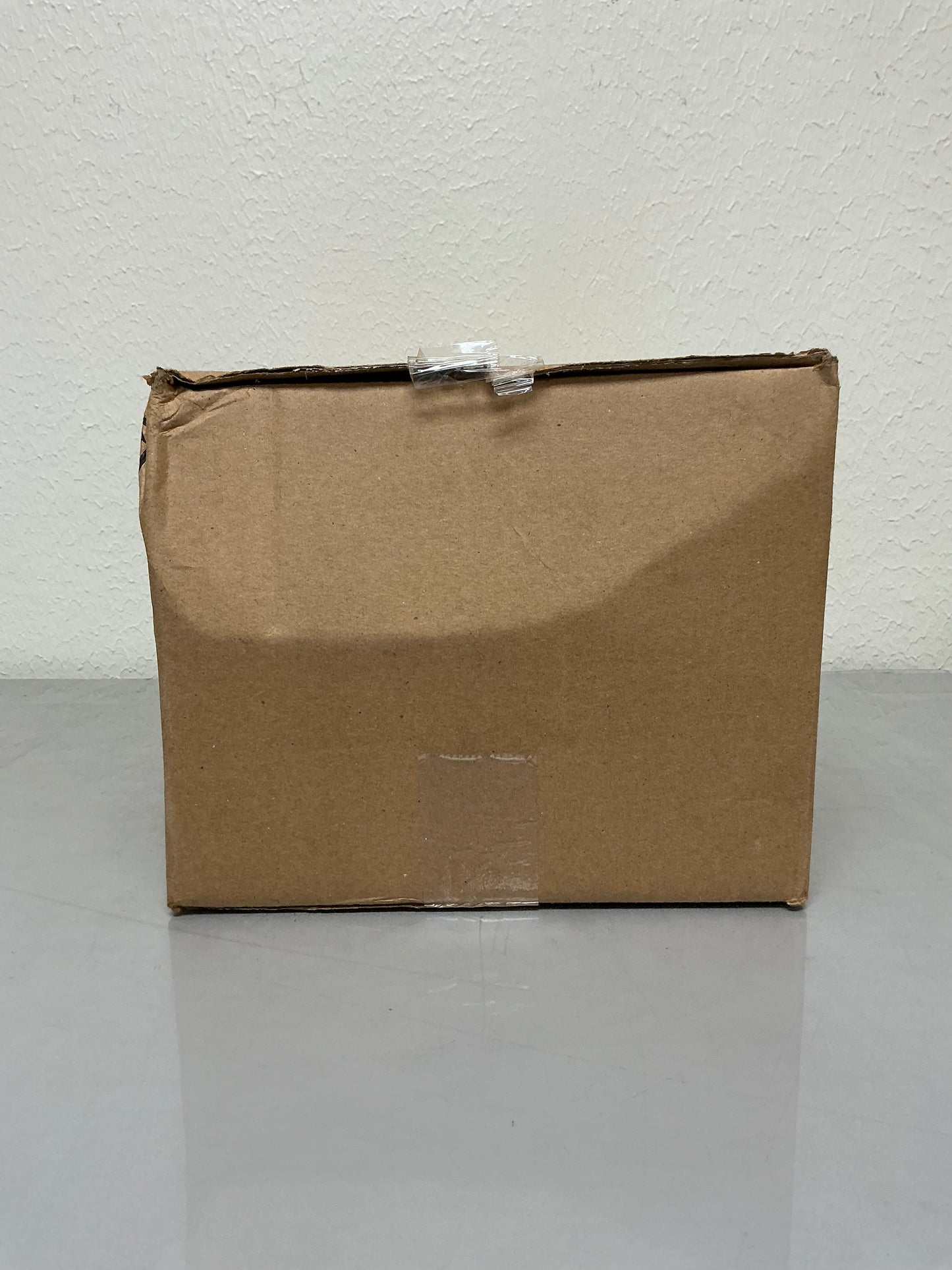 New In Box General Electric TH4322 60 Amp, 240 Volt, Indoor, Fusible, 3 Phase Disconnect