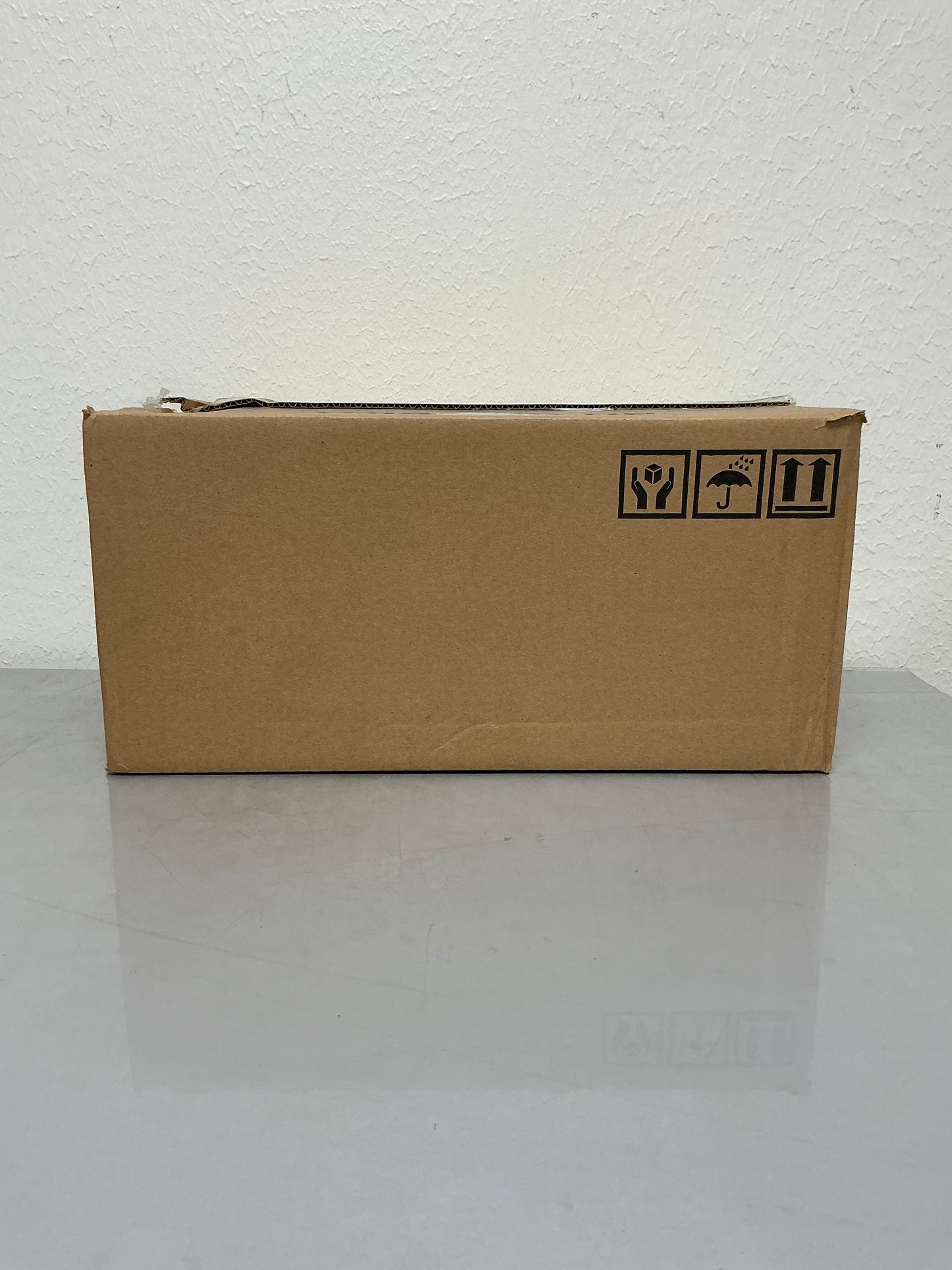 New In Box General Electric TH4322 60 Amp, 240 Volt, Indoor, Fusible, 3 Phase Disconnect