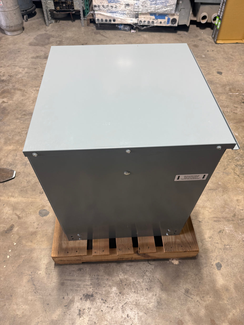 New Square D 45 KVA Transformer, 3 Phase, Primary 480, Secondary 208/120 Delta Y
