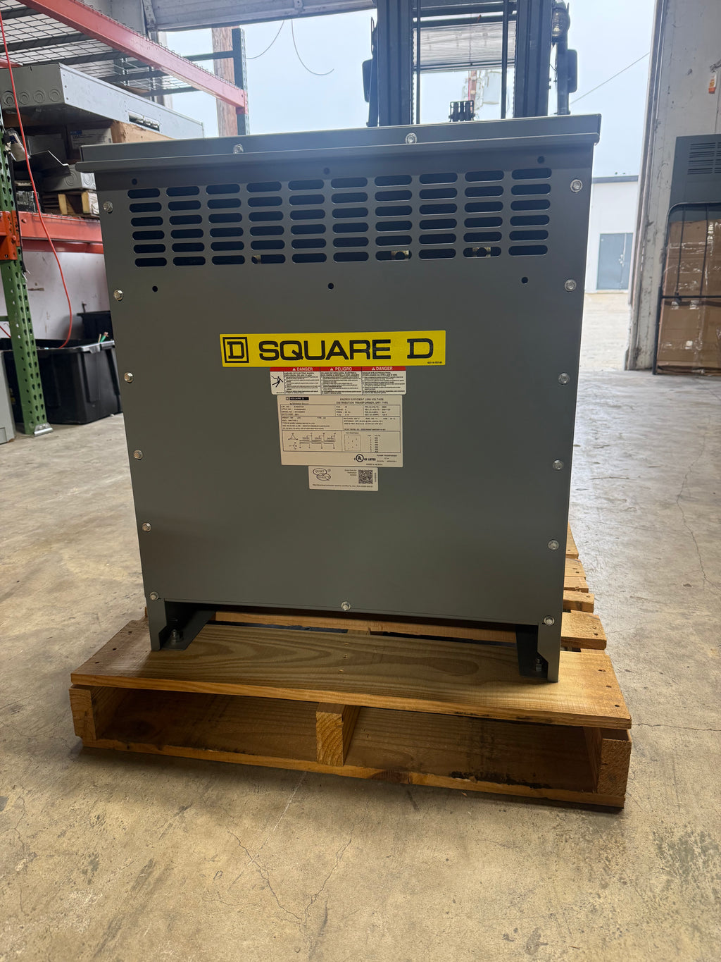 New Square D 45 KVA Transformer, 3 Phase, Primary 480, Secondary 208/120 Delta Y