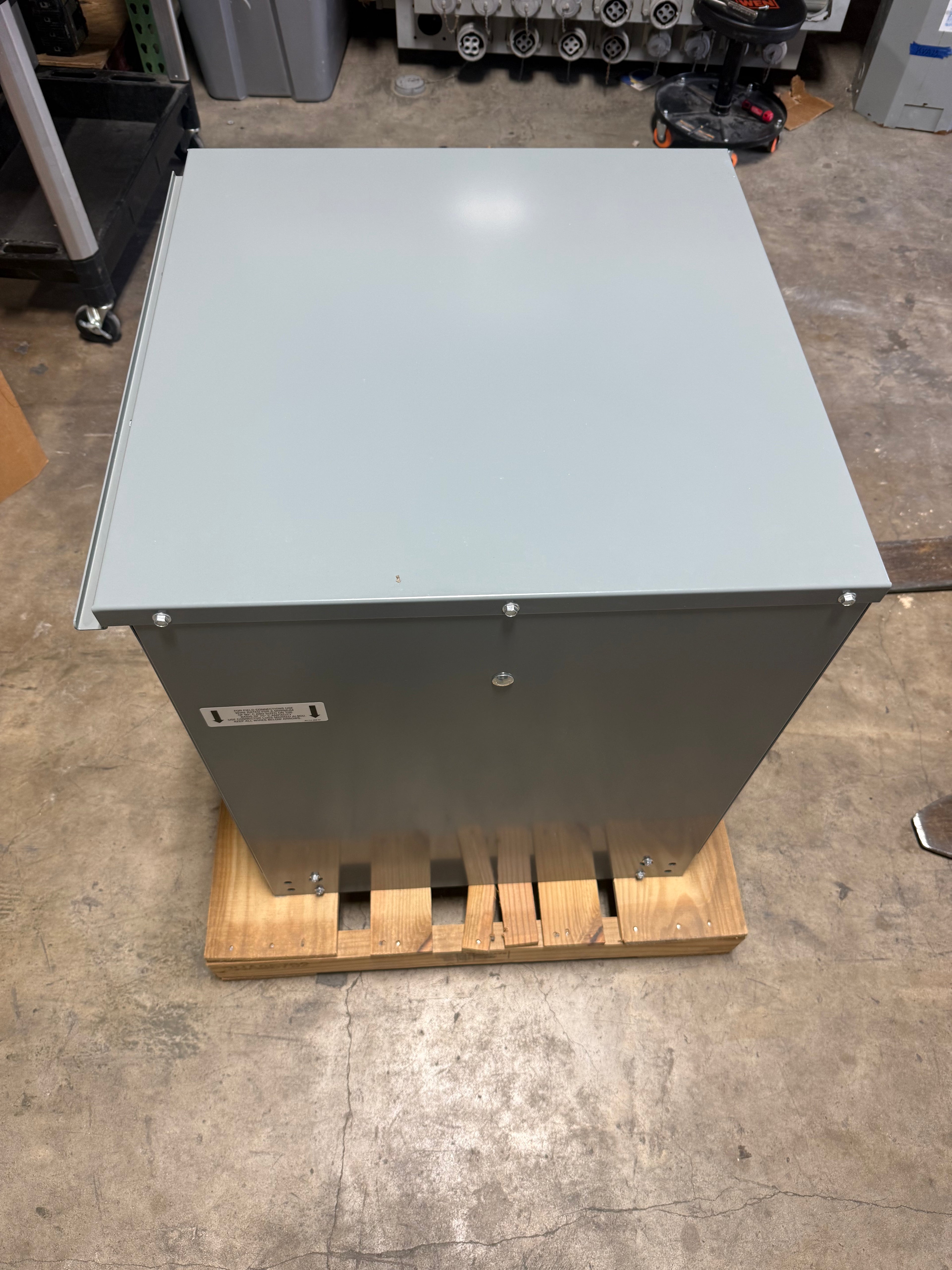 New Square D 45 KVA Transformer, 3 Phase, Primary 480, Secondary 208/120 Delta Y
